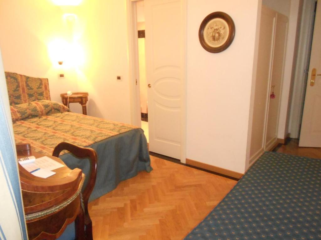 Hotel Al Teatro Livorno Pokój zdjęcie